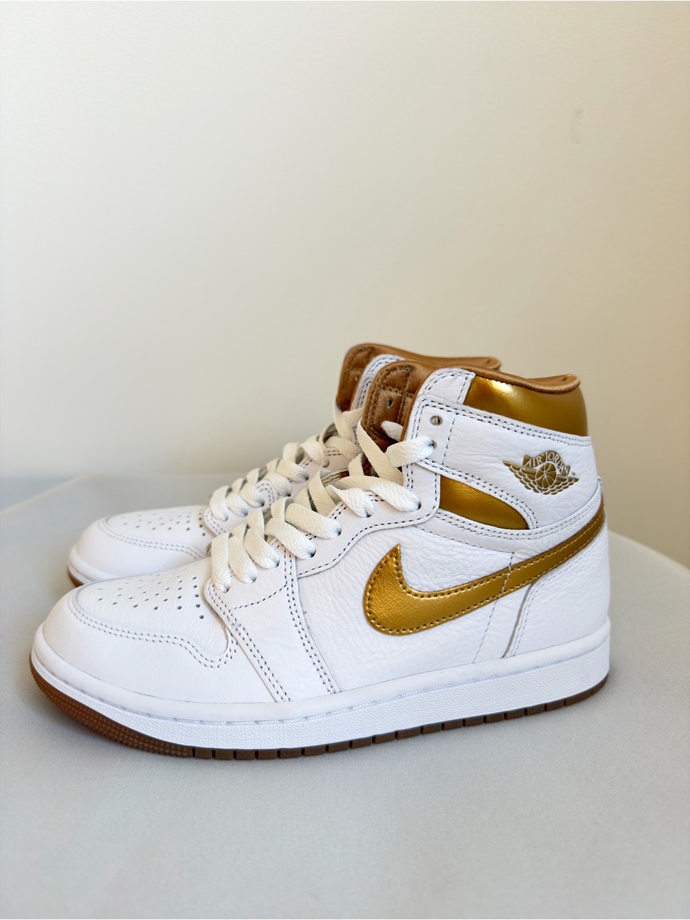 Air Jordan 1 Retro High OG Metallic Gold Women’s Size 6 FD2596-107 - Picture 2 of 12